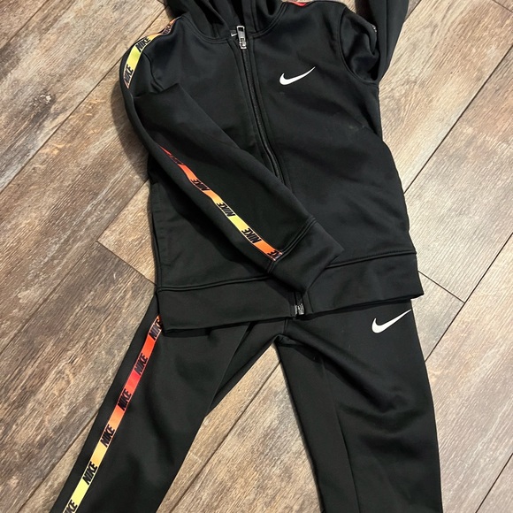 Nike Other - Nike track suit